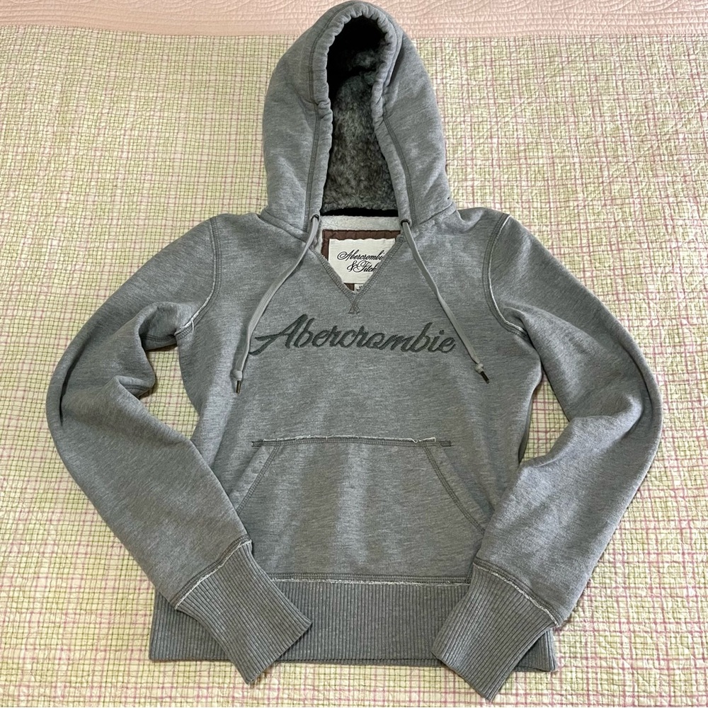 early 2000s grey Abercrombie hoodie 🩶